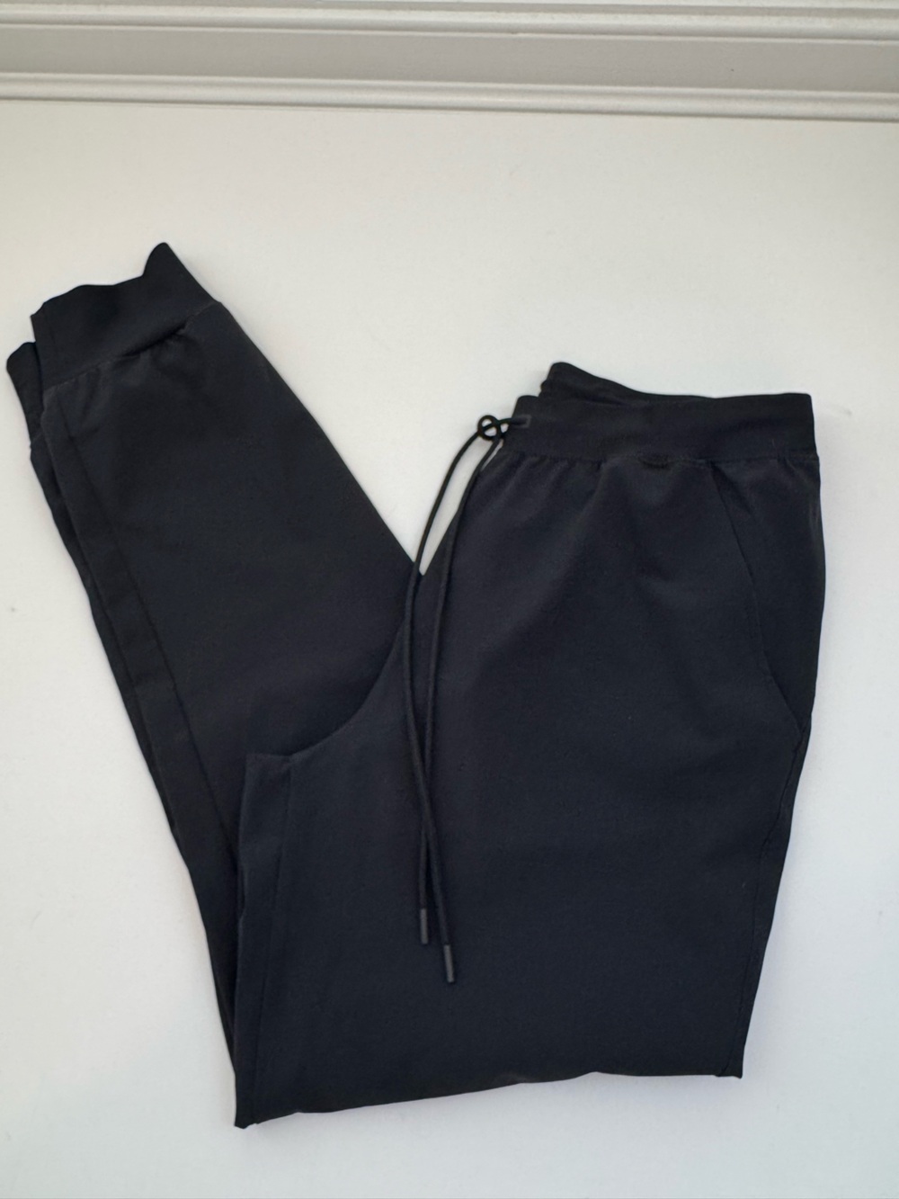 Women’s Under Armour Lightweight Performance Joggers – Black – Size Medium